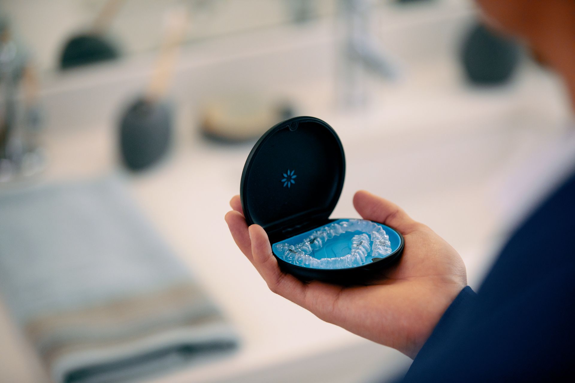 Invisalign_-_Lifestyle_-_Bathroom_Aligner_Case_-_JPEG_-_IMG57