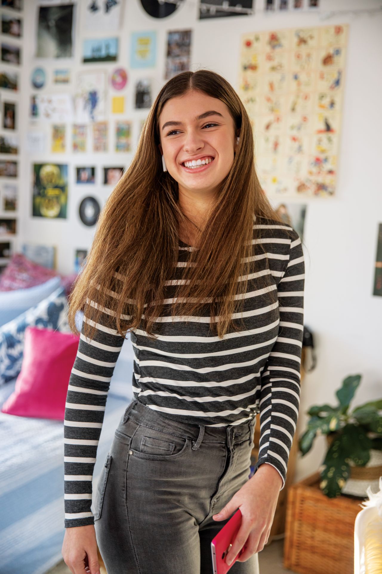 Invisalign_-_Lifestyle_-_Bedroom_-_JPEG_-_IMG24